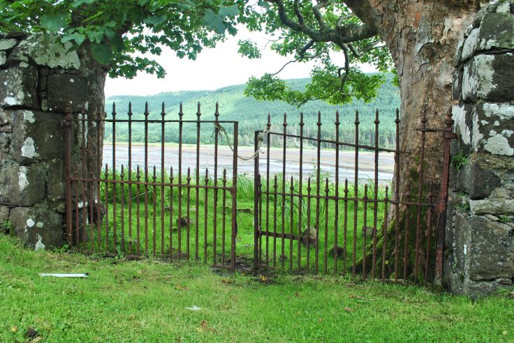 Eynort Graveyard (30)