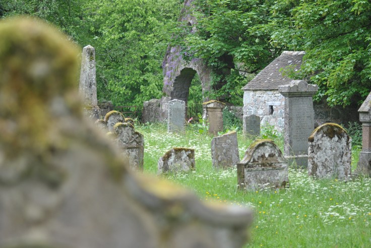 A morthouse houses the dead but only for a short period of time. In the days of the body-snatcher and resurrectionists (19th century) who would dig up freshly buried courses to sell them for good profit to surgeons for clinical studies.