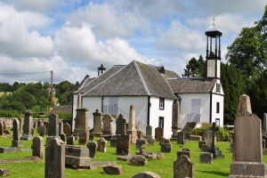 Dalserf kirk and kirkyard