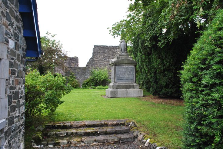 graveyard next to Cross Kirk