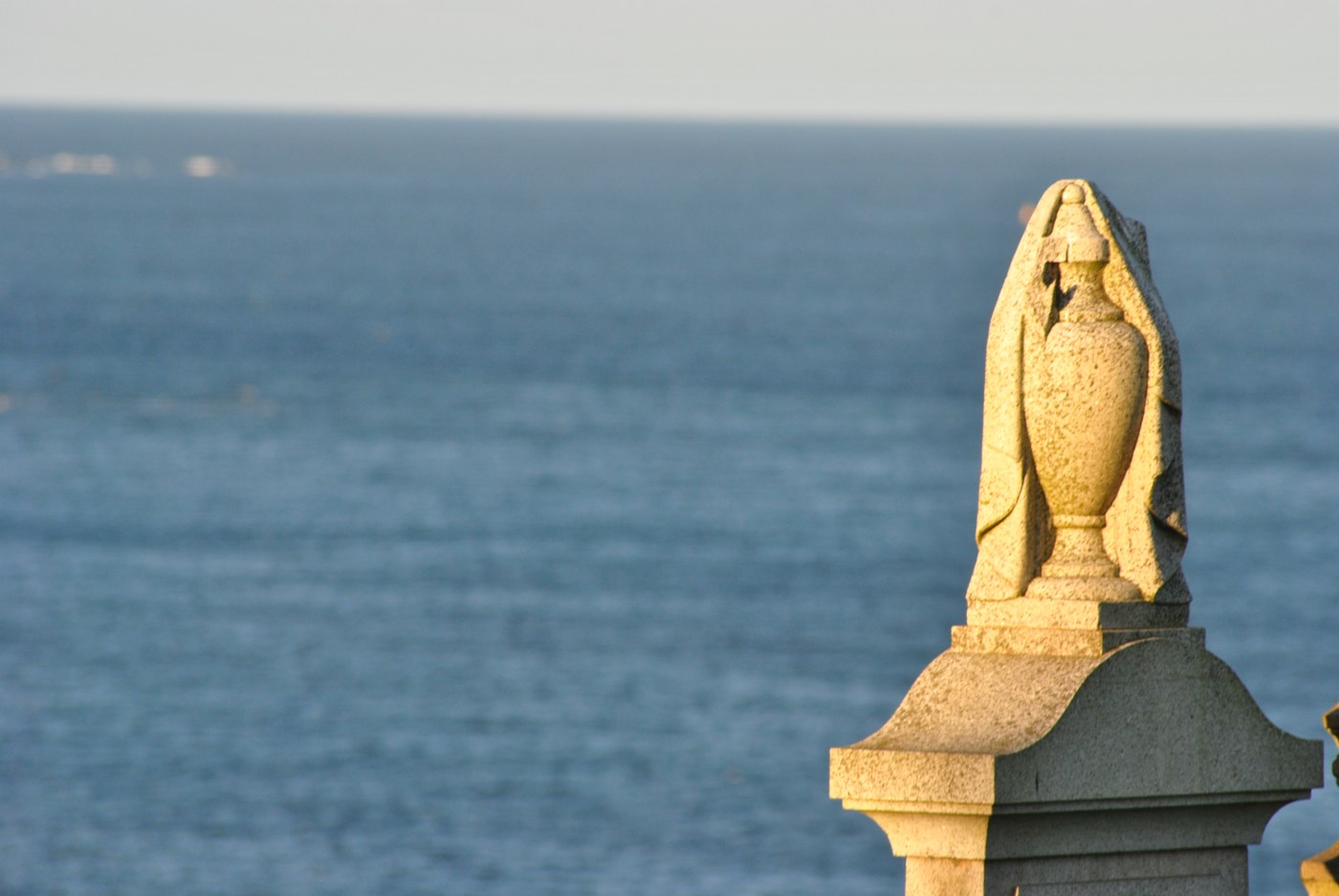 urn and sea