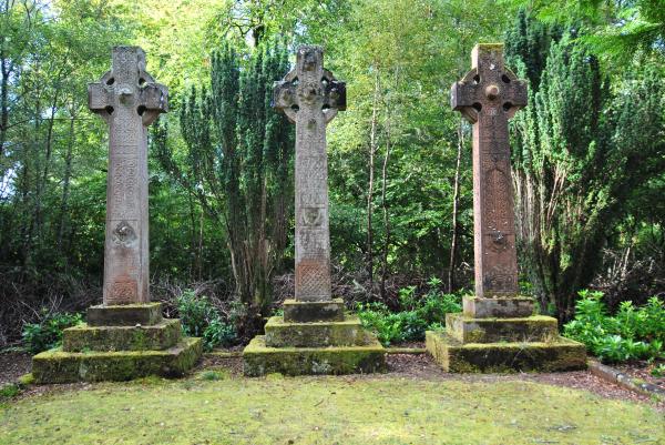 Chisholm burial ground Erchless Castle (35)