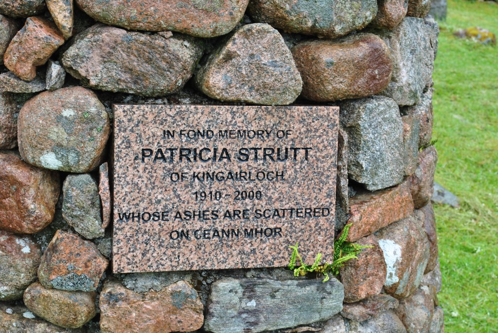 Patricia Strutt grave @nme Nellie Merthe Erkenbach Graveyards of Scotland