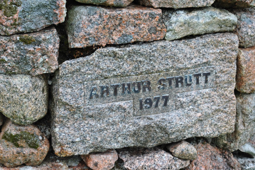Arthur Strutt memorial cairn @nme Nellie Merthe Erkenbach Graveyards of Scotland