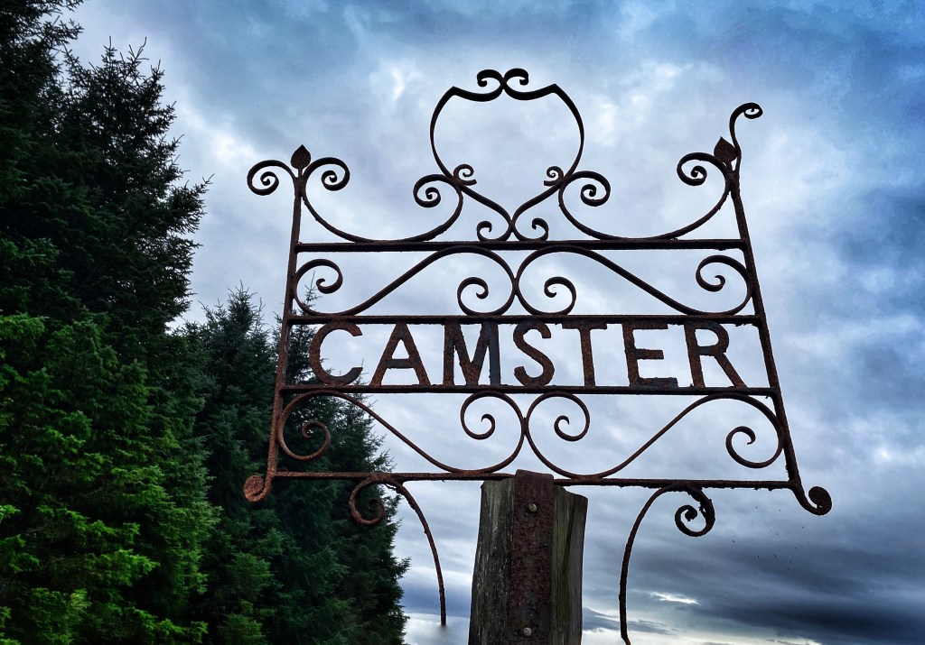 Camster farm road sign @nme Nellie Merthe Erkenbach Graveyards of Scotland